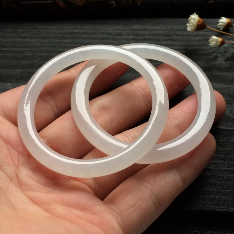 （超值推荐）糯冰种淡晴水圆条童镯一对（42.3mm、44.5mm）