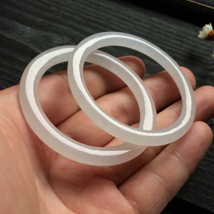 （超值推荐）糯冰种淡晴水圆条童镯一对（42.3mm、44.5mm）