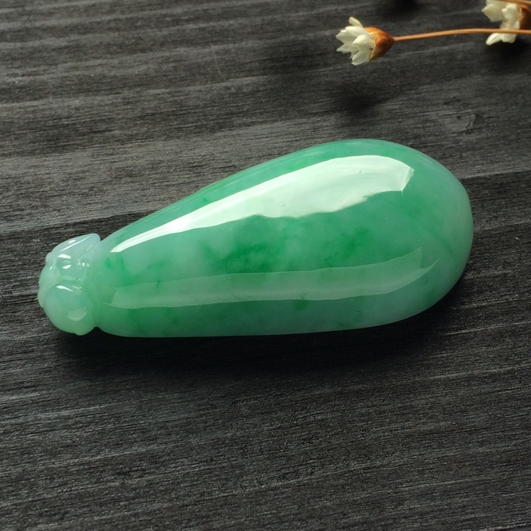 （超值推荐）糯冰种飘翠福瓜挂件
