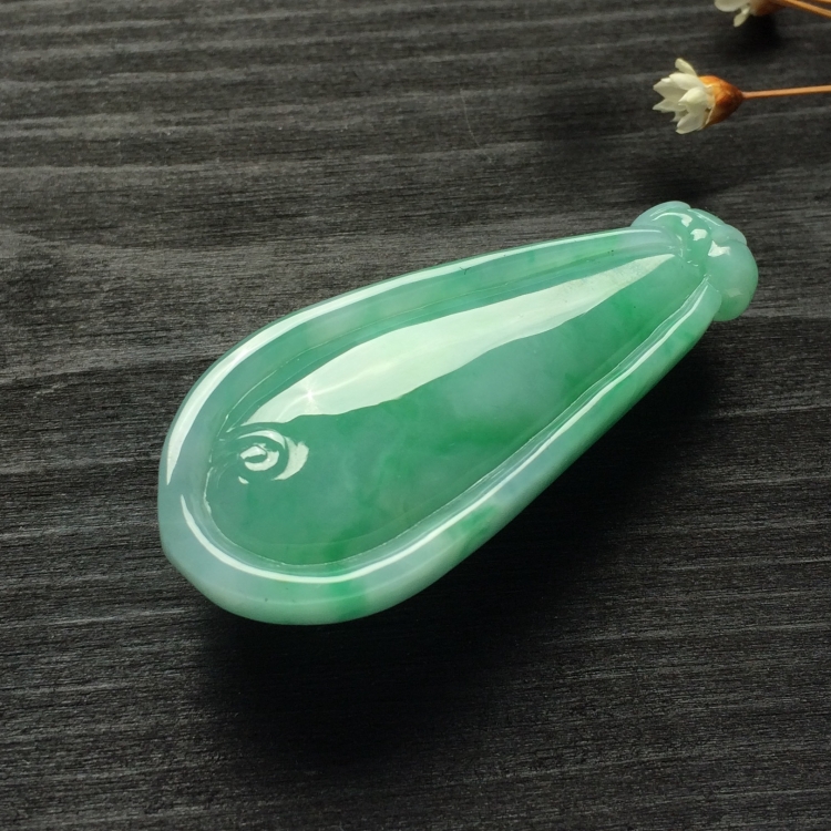 （超值推荐）糯冰种飘翠福瓜挂件