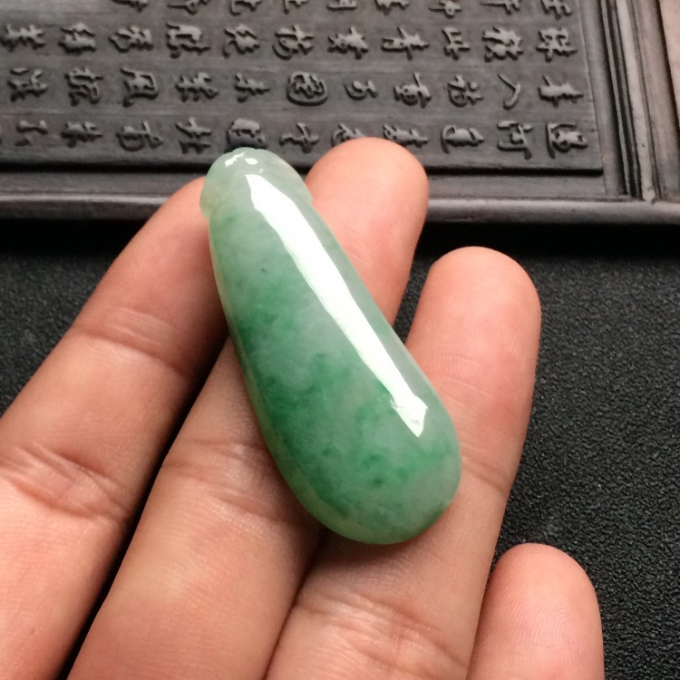 （超值推荐）糯冰种飘花福瓜挂件