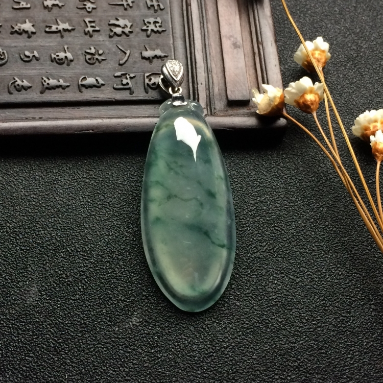 （超值推荐）冰种飘花福瓜挂件（金扣）