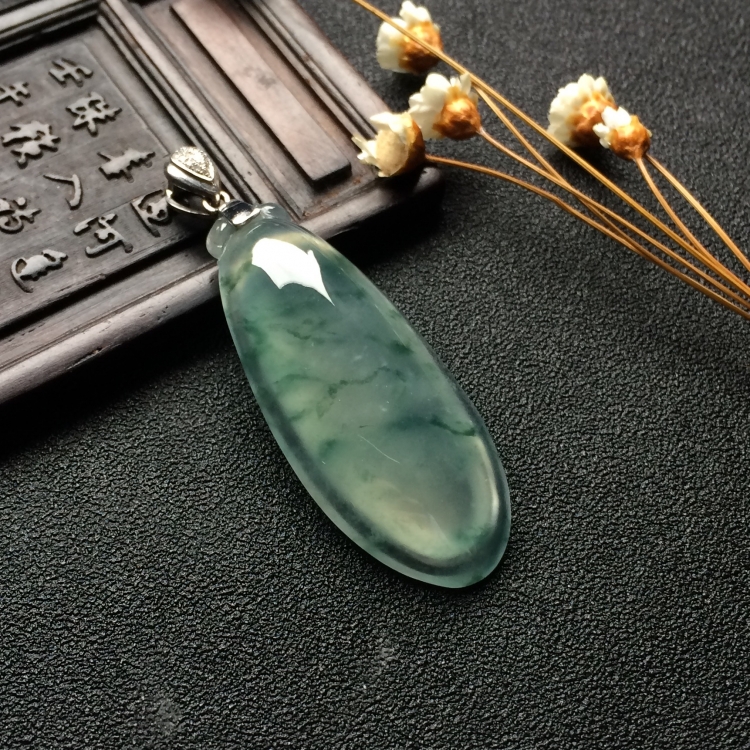 （超值推荐）冰种飘花福瓜挂件（金扣）