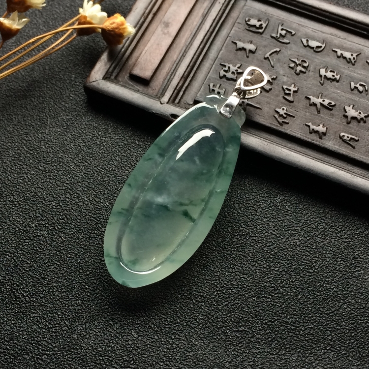 （超值推荐）冰种飘花福瓜挂件（金扣）