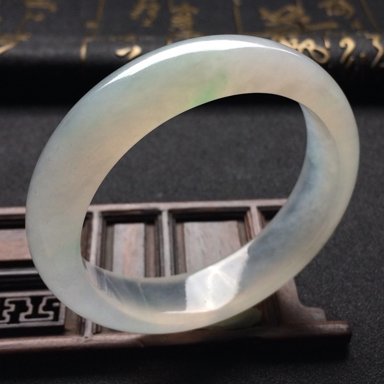（超值推荐）冰种淡晴水贵妃镯（57.5mm-50.9mm）