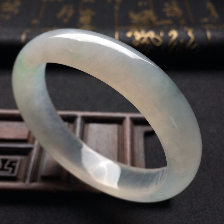 （超值推荐）冰种淡晴水贵妃镯（57.5mm-50.9mm）
