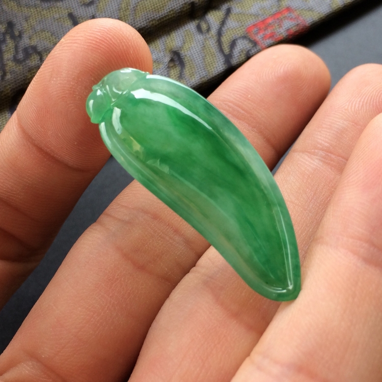 (超值推荐)糯冰种翠绿福瓜挂件