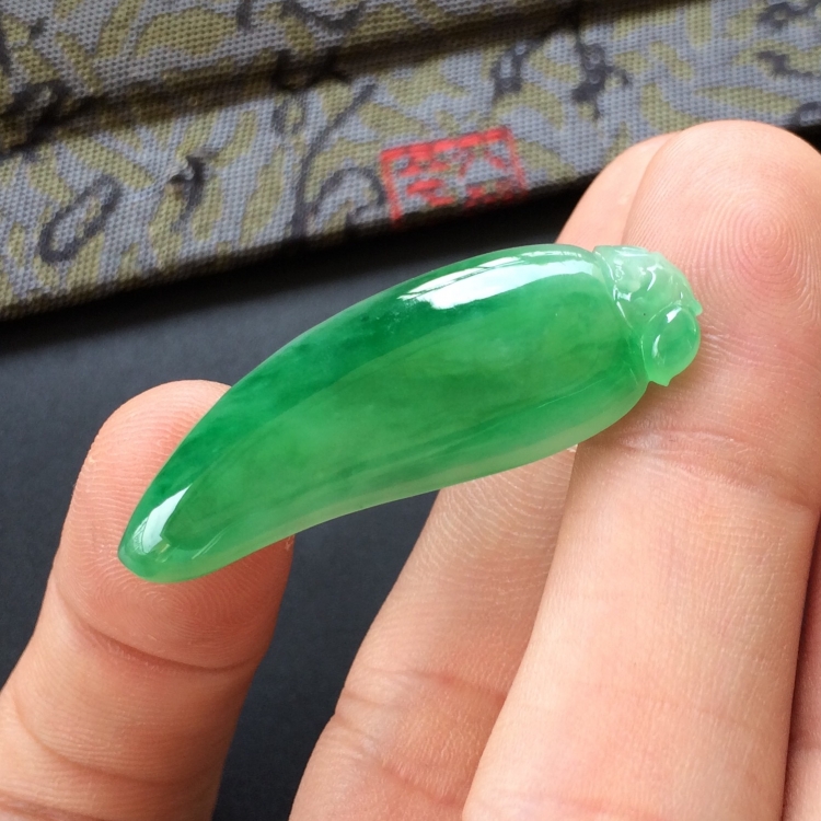 (超值推荐)糯冰种翠绿福瓜挂件