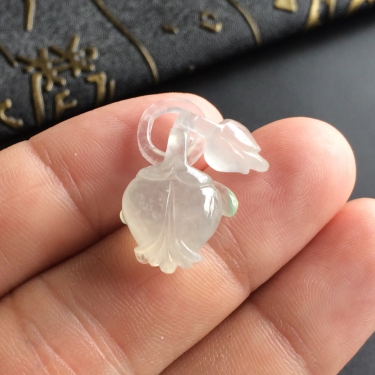 (超值推荐)冰种淡晴水玉兰花挂件