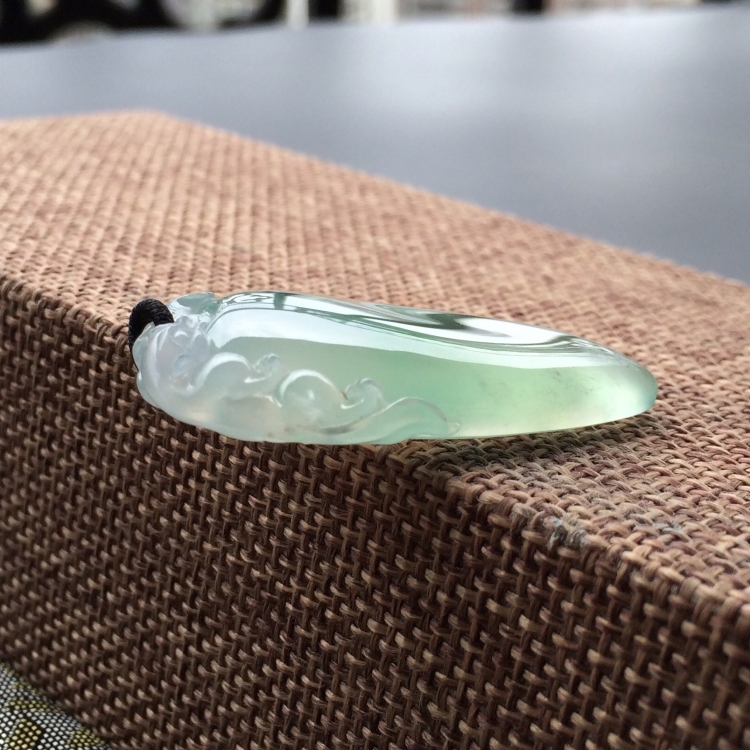 (超值推荐)冰种飘翠福瓜挂件
