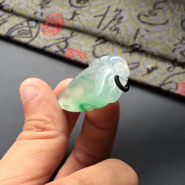 (超值推荐)冰种飘翠福瓜挂件
