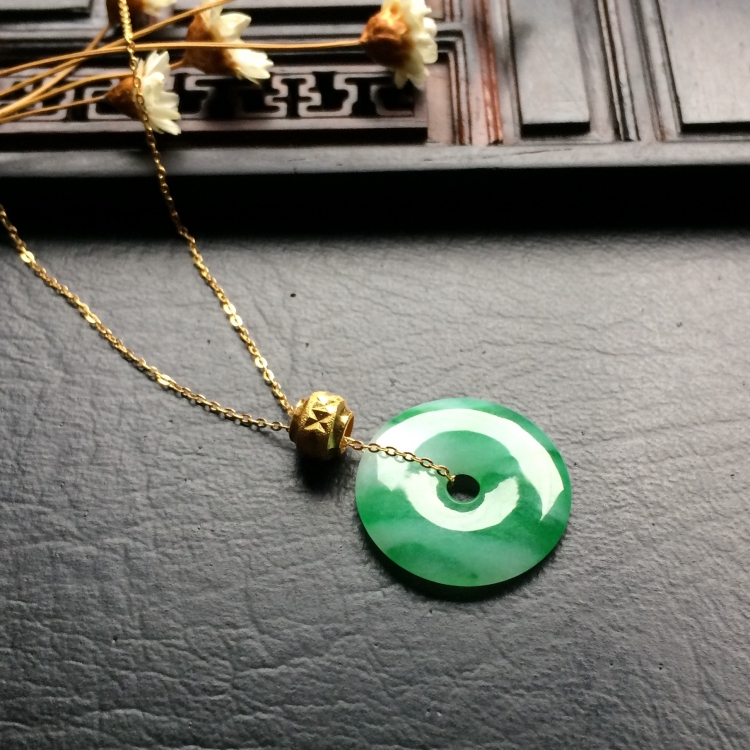 （超值推荐）糯冰种飘翠平安扣挂件（金链金珠）