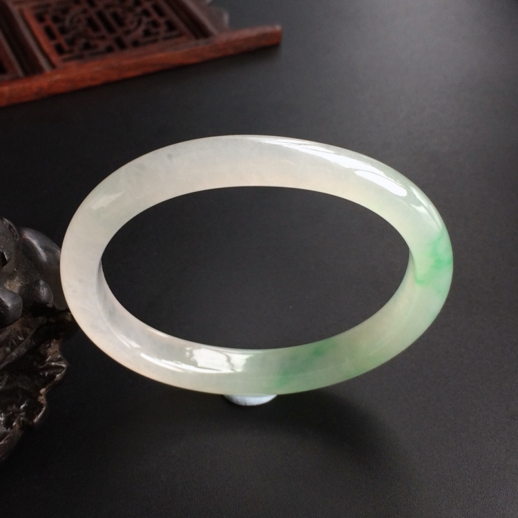 (超值推荐)冰种飘翠贵妃镯(53.5mm-44mm)