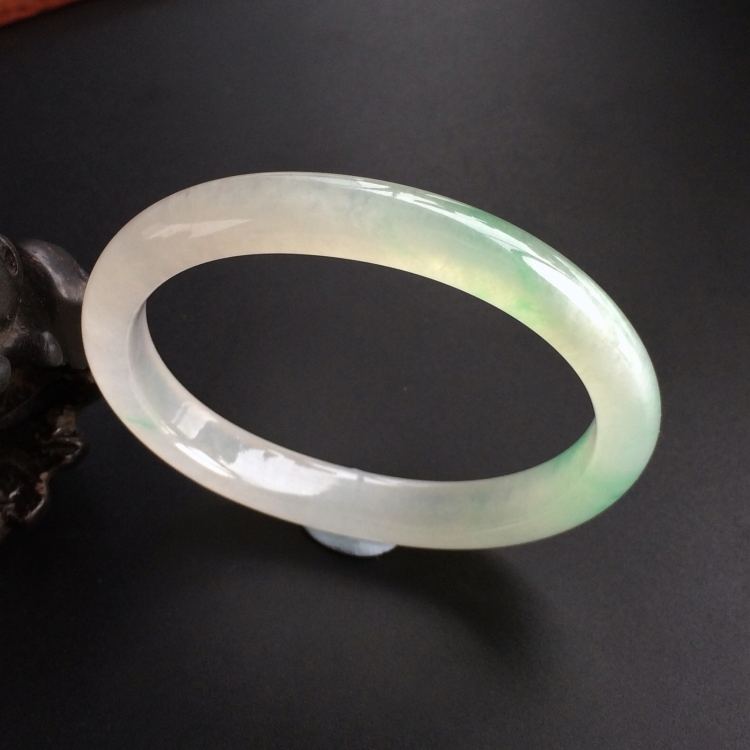 (超值推荐)冰种飘翠贵妃镯(53.5mm-44mm)