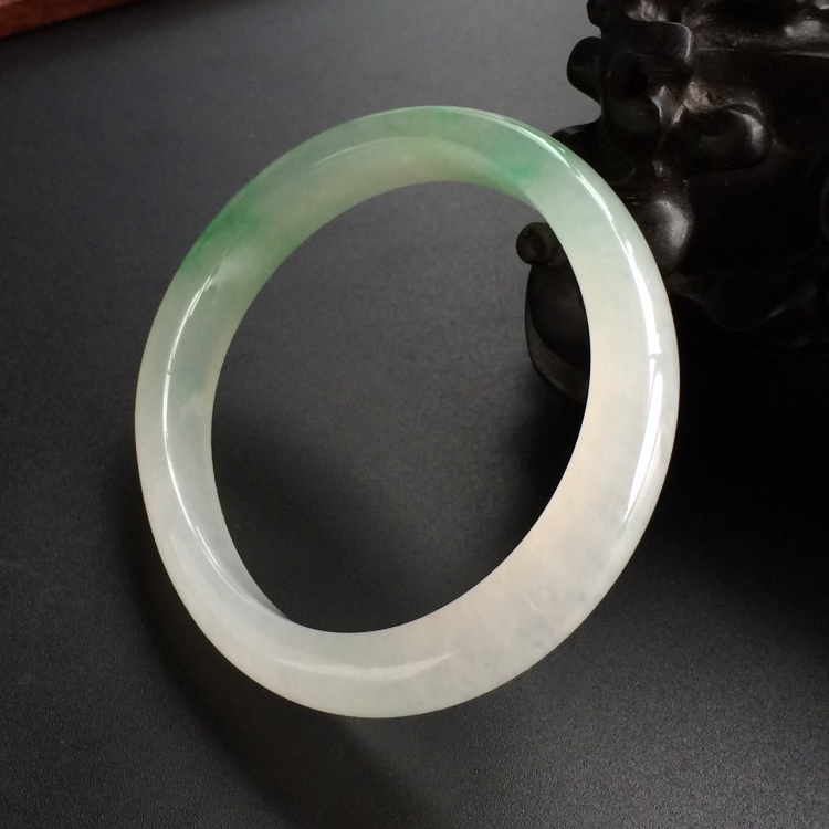 (超值推荐)冰种飘翠贵妃镯(53.5mm-44mm)