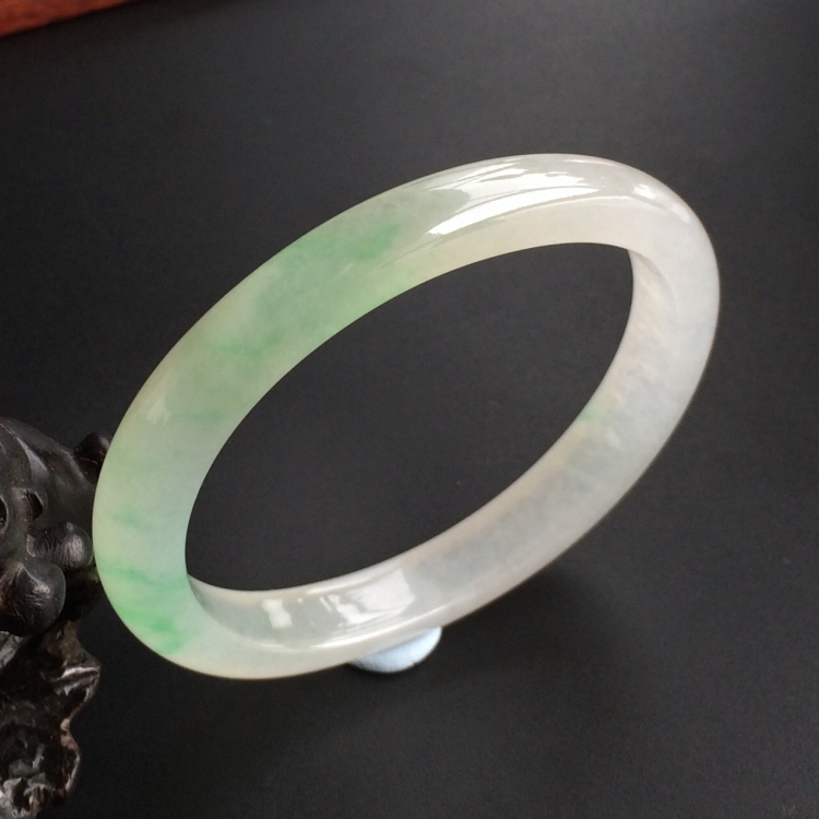 (超值推荐)冰种飘翠贵妃镯(53.5mm-44mm)