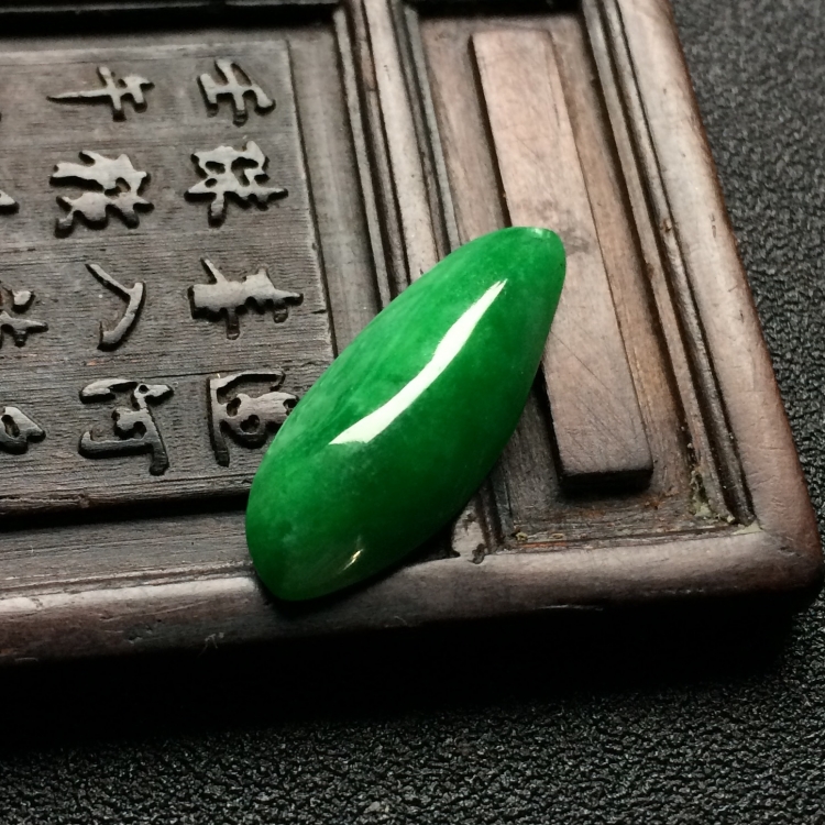 （超值推荐）糯冰种翠色福瓜挂件