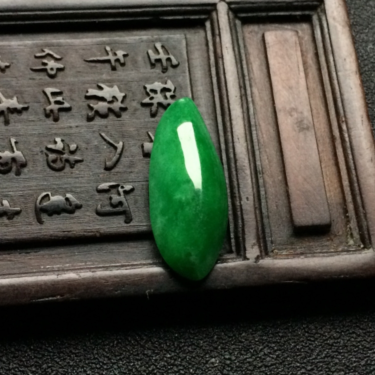 （超值推荐）糯冰种翠色福瓜挂件