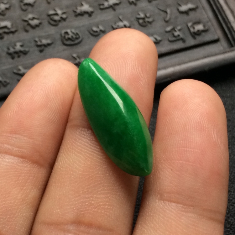 （超值推荐）糯冰种翠色福瓜挂件