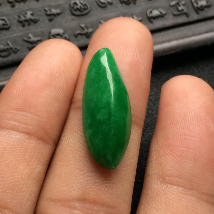 （超值推荐）糯冰种翠色福瓜挂件