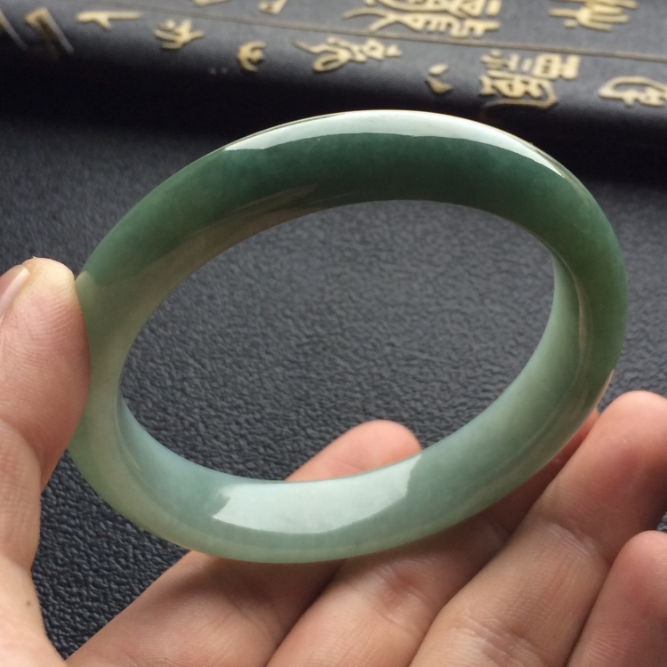 （超值推荐）糯冰种晴水手镯（57mm）