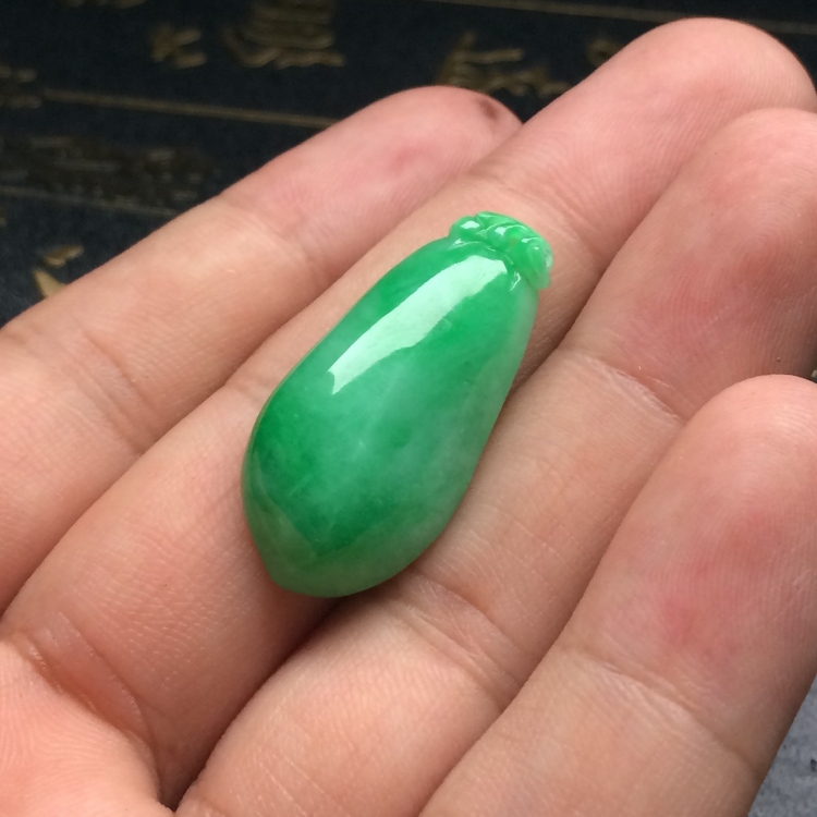 （超值推荐）糯冰种翠色福瓜挂件