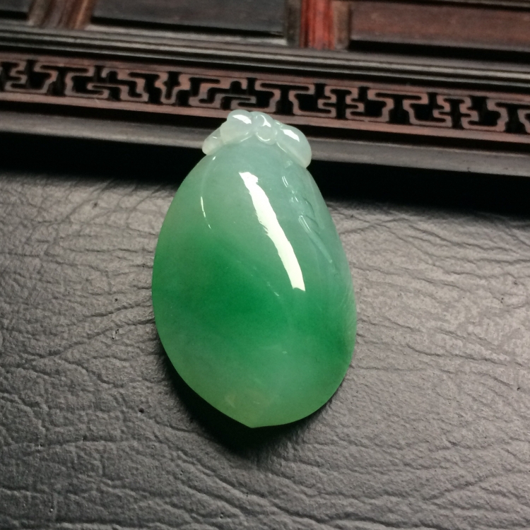 （超值推荐）糯冰种飘翠福瓜挂件