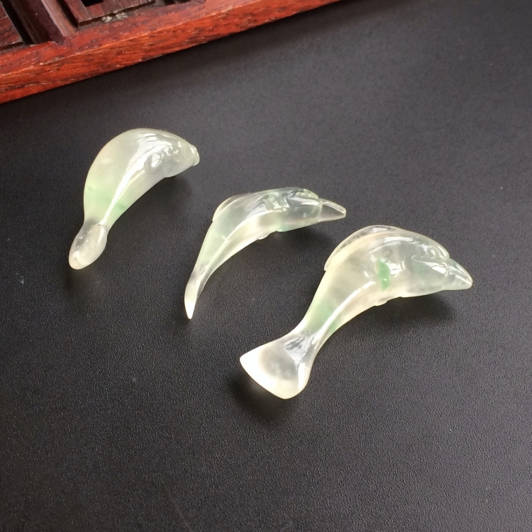 (超值推荐)冰种飘花海豚挂件(一批走)