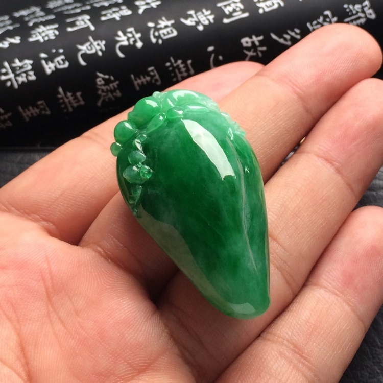 （超值推荐）糯冰种深绿福瓜挂件