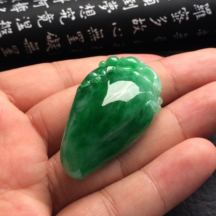 （超值推荐）糯冰种深绿福瓜挂件