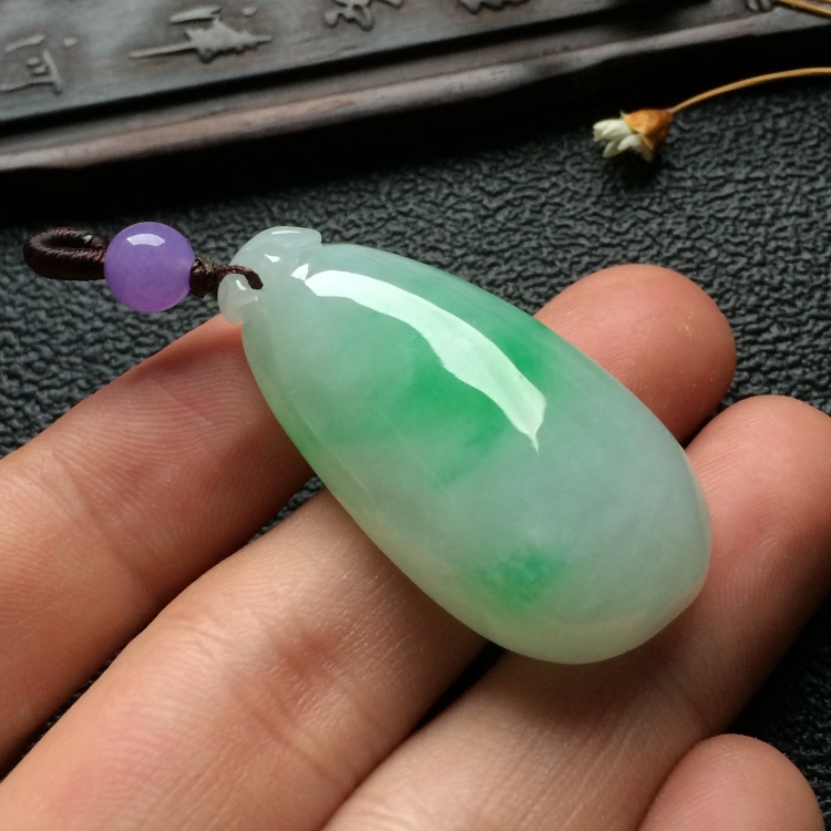 （超值推荐）糯冰种飘翠福瓜挂件
