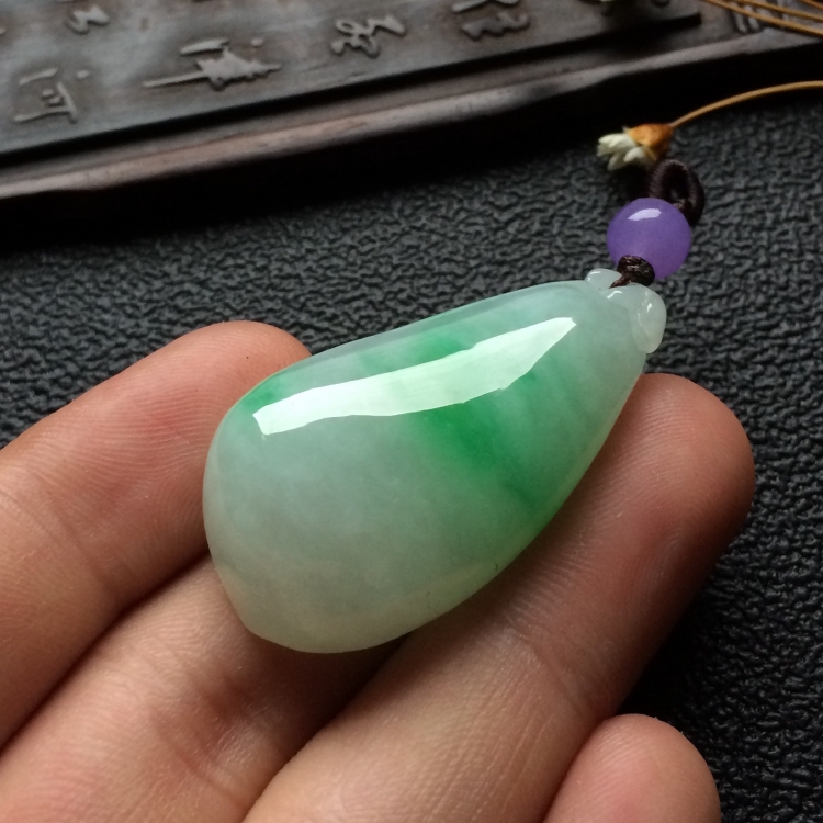 （超值推荐）糯冰种飘翠福瓜挂件