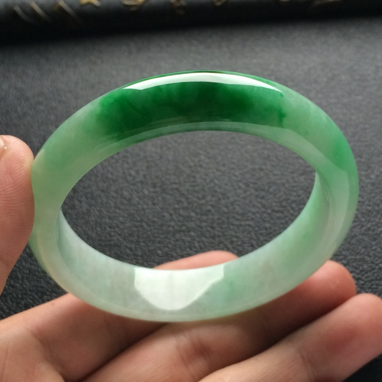 （超值推荐）糯冰种飘阳绿手镯（57.5mm）