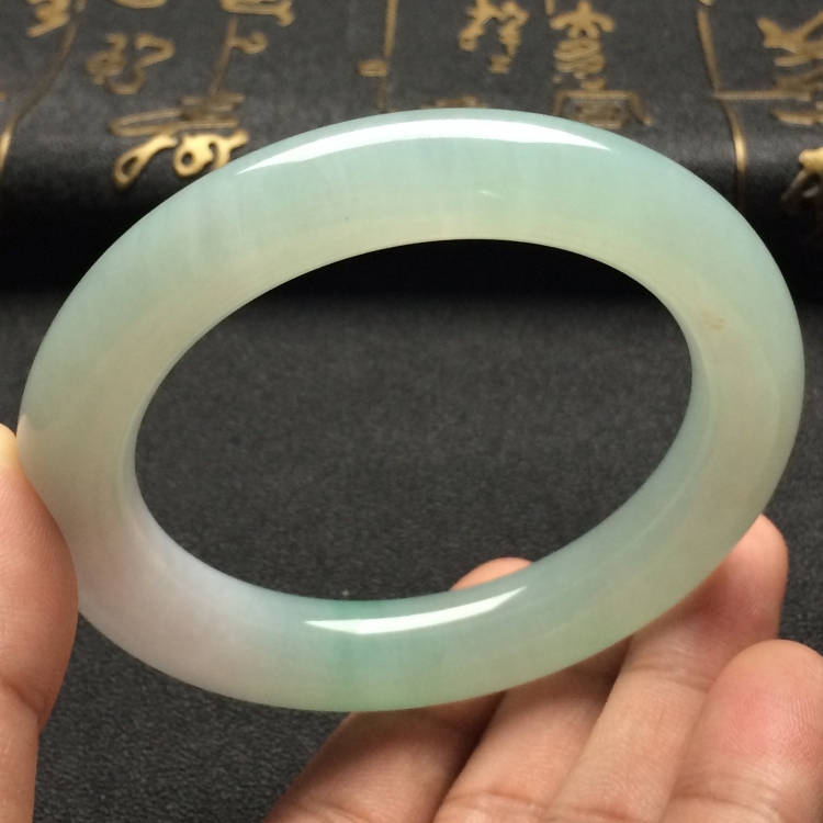 （超值推荐）糯冰种晴水圆条手镯（56.8mm）