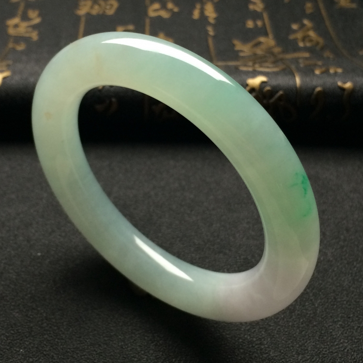 （超值推荐）糯冰种晴水圆条手镯（56.8mm）