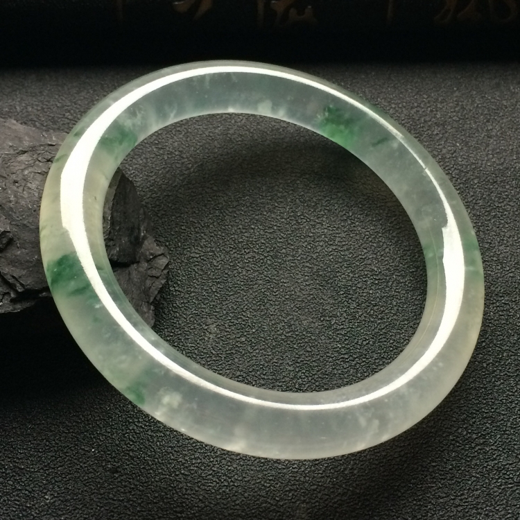 （超值推荐）冰玻种飘花圆条手镯（55.8mm）