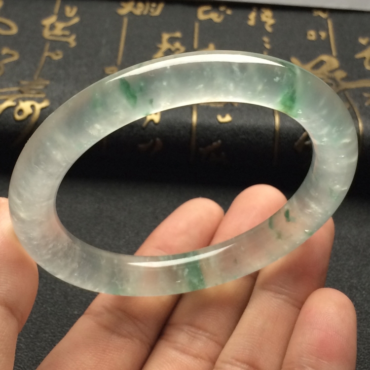 （超值推荐）冰玻种飘花圆条手镯（55.8mm）