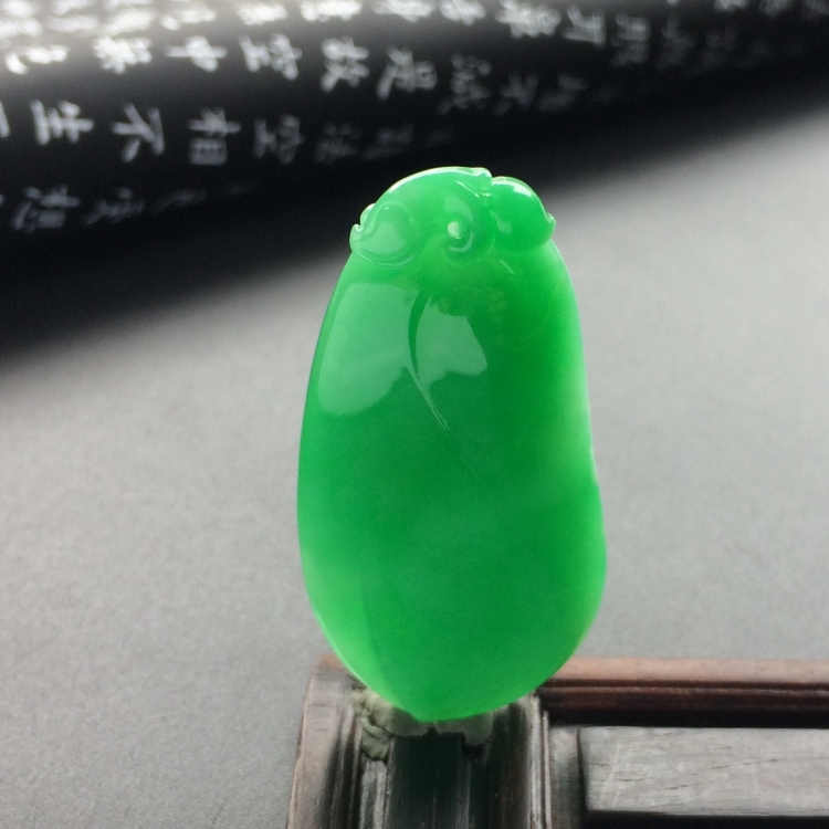 （超值推荐）糯冰种翠色福瓜挂件
