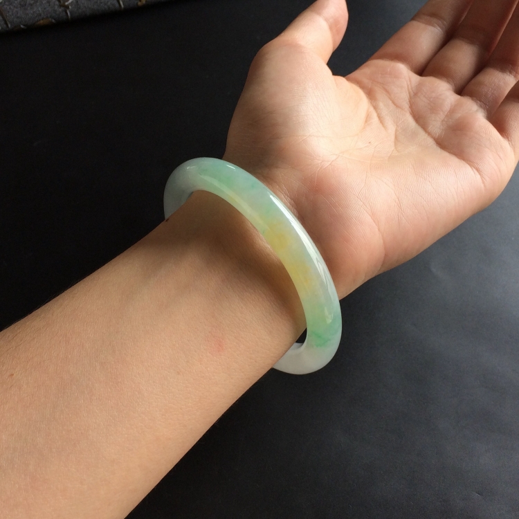 (超值推荐)糯冰种黄加绿圆条手镯(57mm)