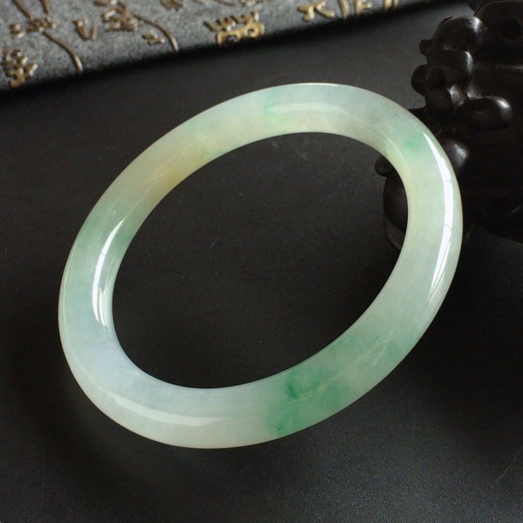 (超值推荐)糯冰种黄加绿圆条手镯(57.8mm)