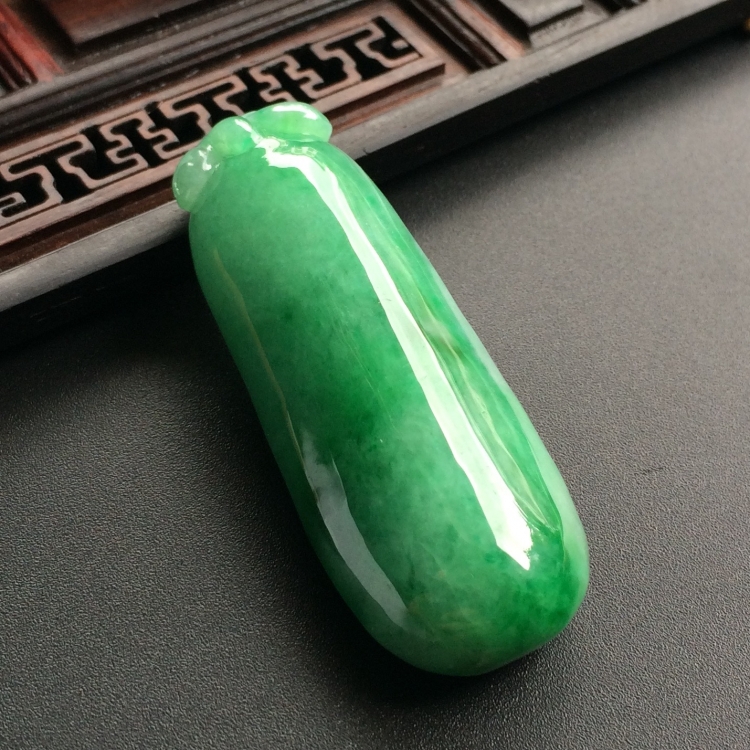 （超值推荐）糯冰种飘翠福瓜挂件