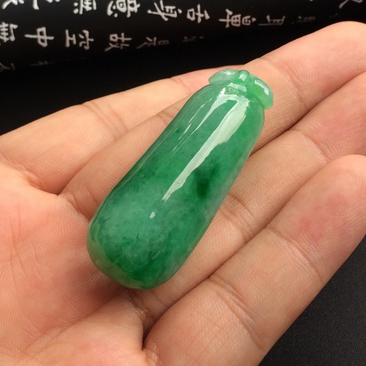 （超值推荐）糯冰种飘翠福瓜挂件