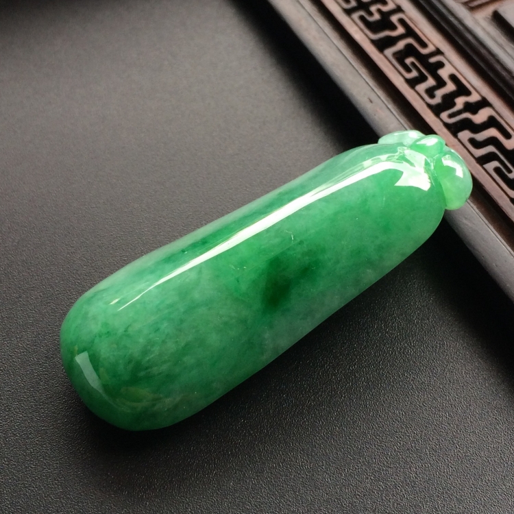 （超值推荐）糯冰种飘翠福瓜挂件