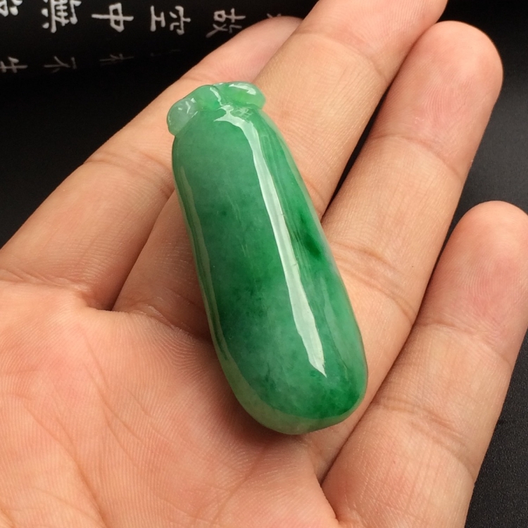 （超值推荐）糯冰种飘翠福瓜挂件