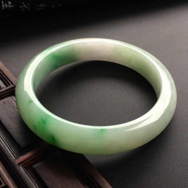 （超值推荐）糯冰种飘翠手镯（53.4mm）