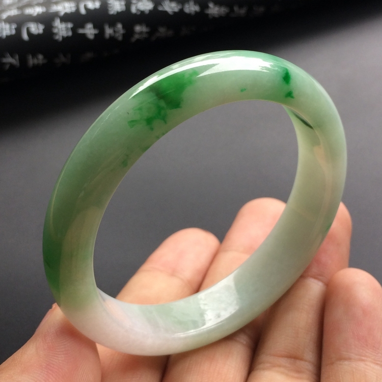 （超值推荐）糯冰种飘翠手镯（53.4mm）