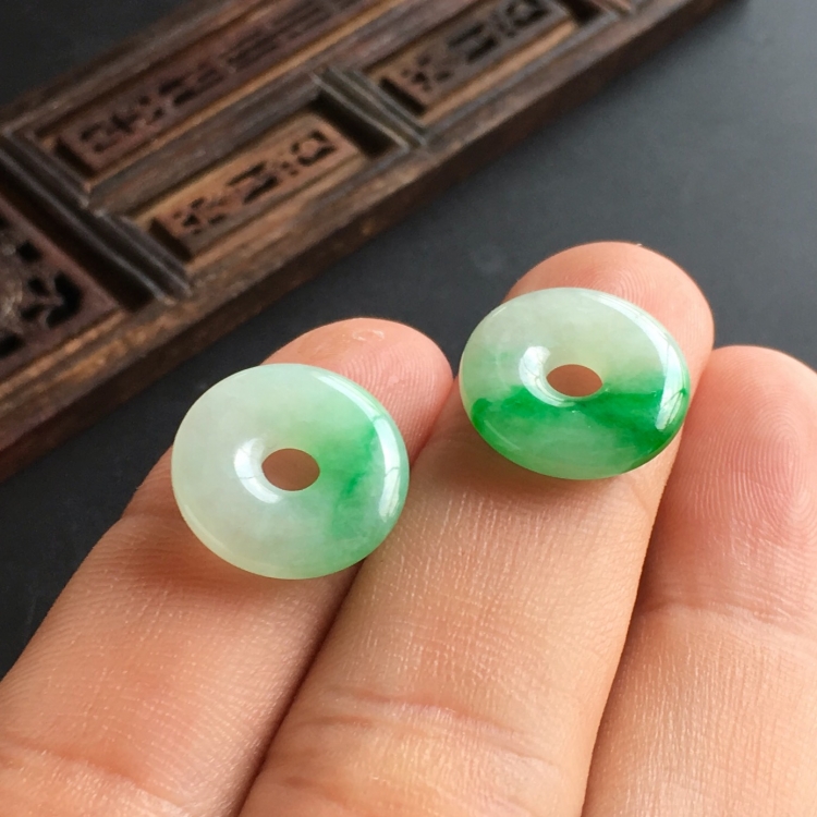 (超值推荐)糯冰种飘翠平安扣挂件(一对)