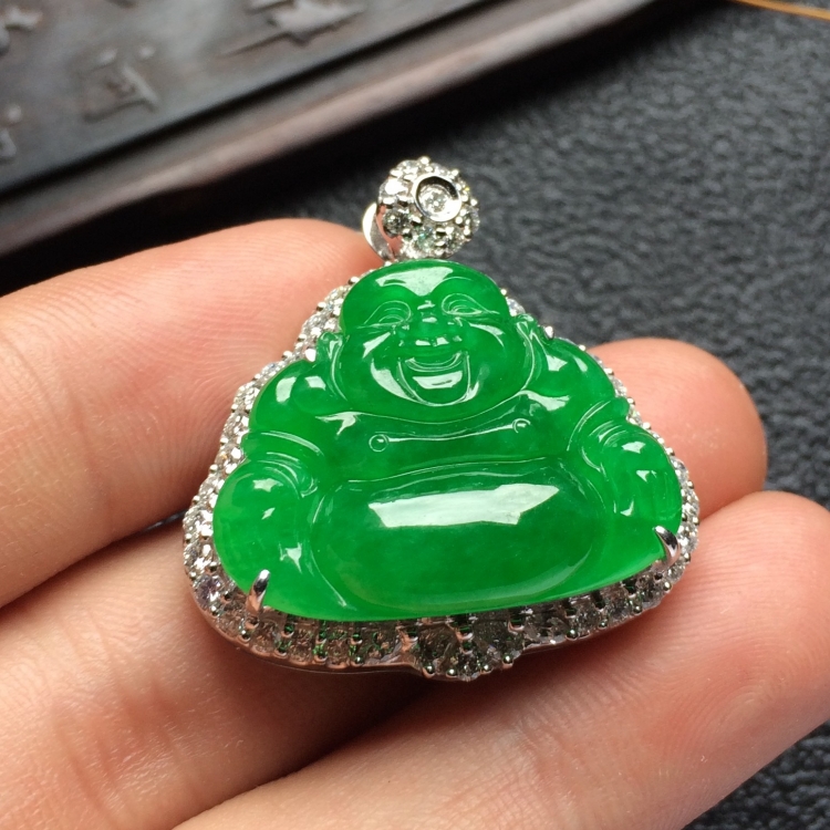 （超值推荐）镶白金钻石糯冰种阳绿玉佛胸坠