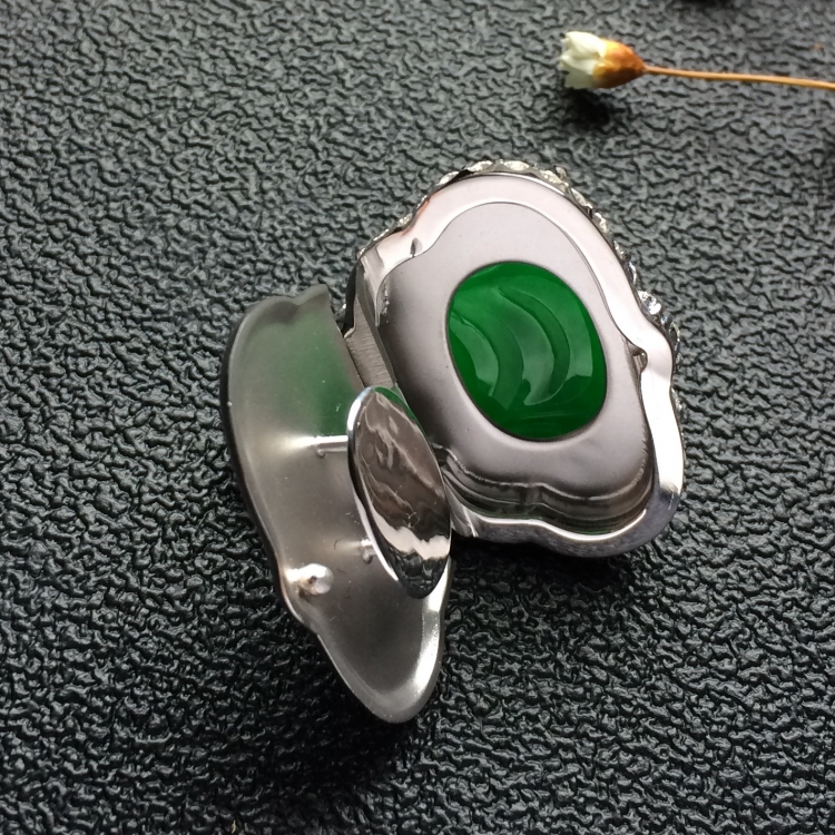 （超值推荐）镶白金钻石糯冰种阳绿玉佛胸坠