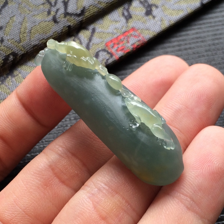 (超值推荐)糯冰种蓝水略带黄翡福瓜挂件